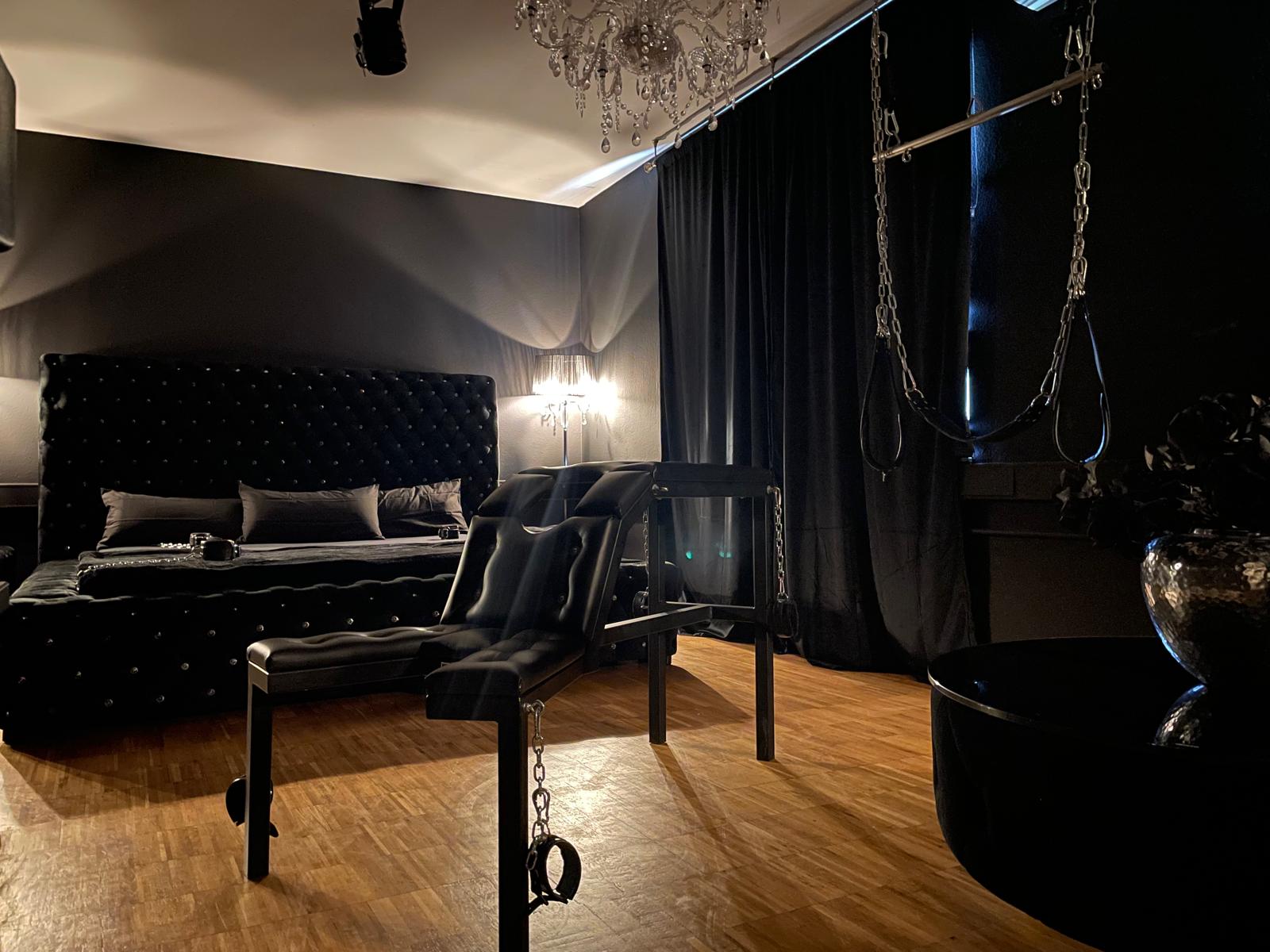 Strafbock Stundenzimmer - Dark Fantasies
