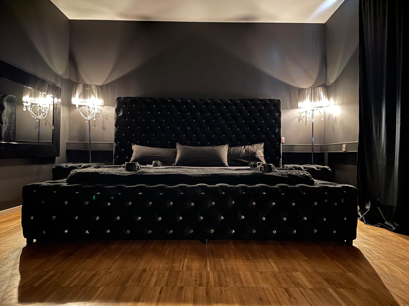 Bett Stundenzimmer - Dark Fantasies